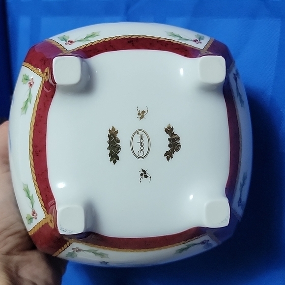 NIB Goebel Christmas Angel Porcelain Candy Bowl with lid Planter New - Picture 10 of 10